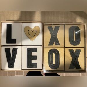 Love XOXO Display